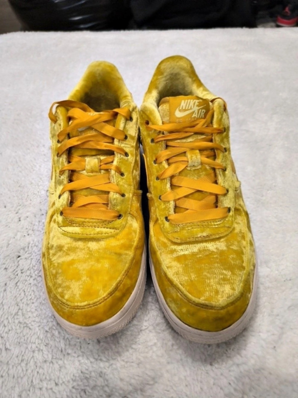 Nike Air Force 1 Yellow Sneakers US 7Y (8.5 Women's)